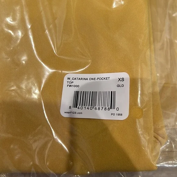 FIGS Scrub Set Catarina Top/ Zamora Jogger Light Gold - Picture 2 of 11